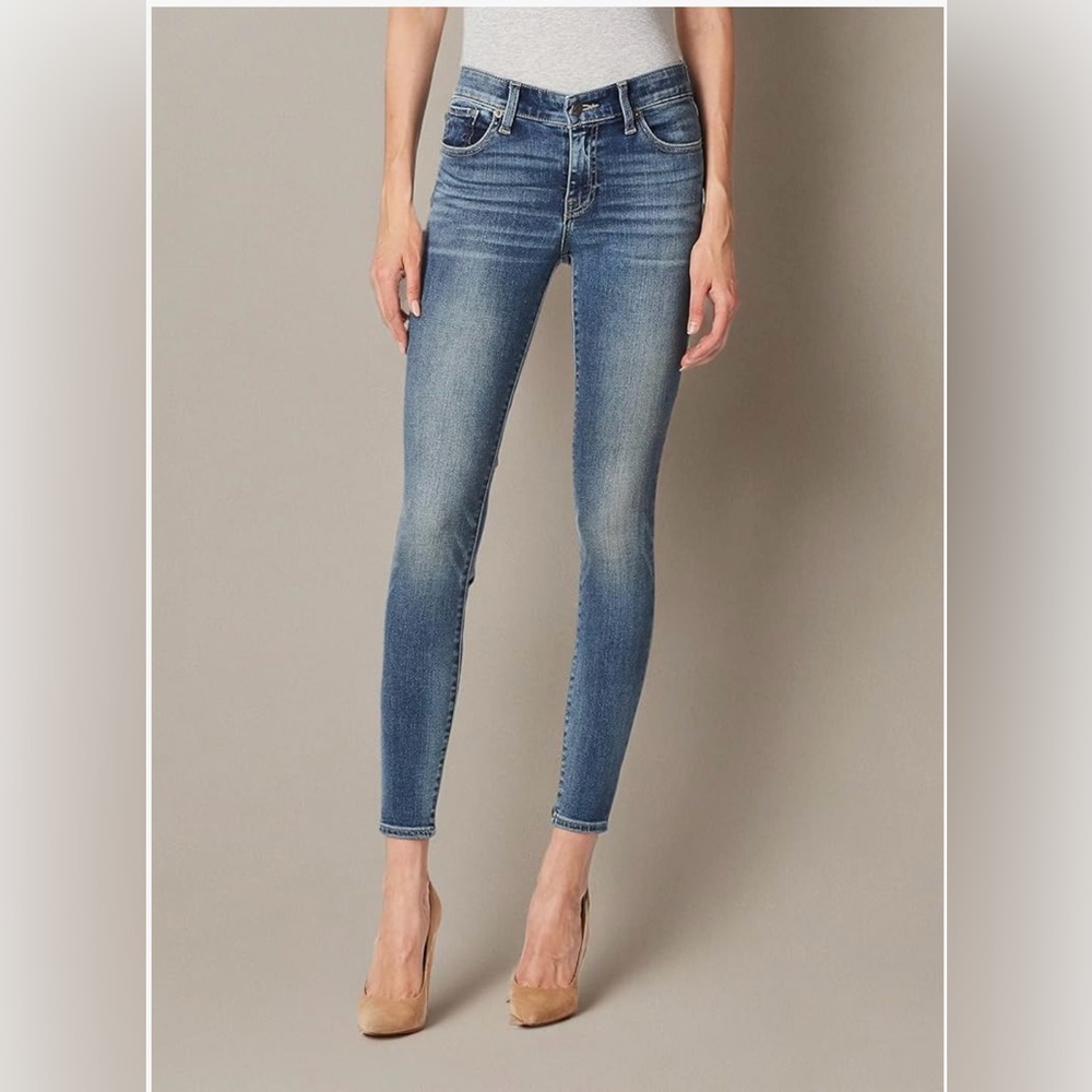 Lucky brand mid rise "Ava legging" skinny jean
